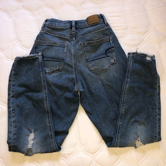 American Eagle High Rise Curvy Mom Jeans - Picture 2 of 2